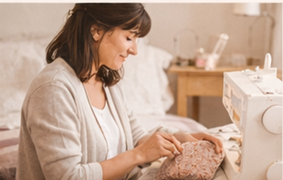 Tissus et accessoires de couture à l’atelier